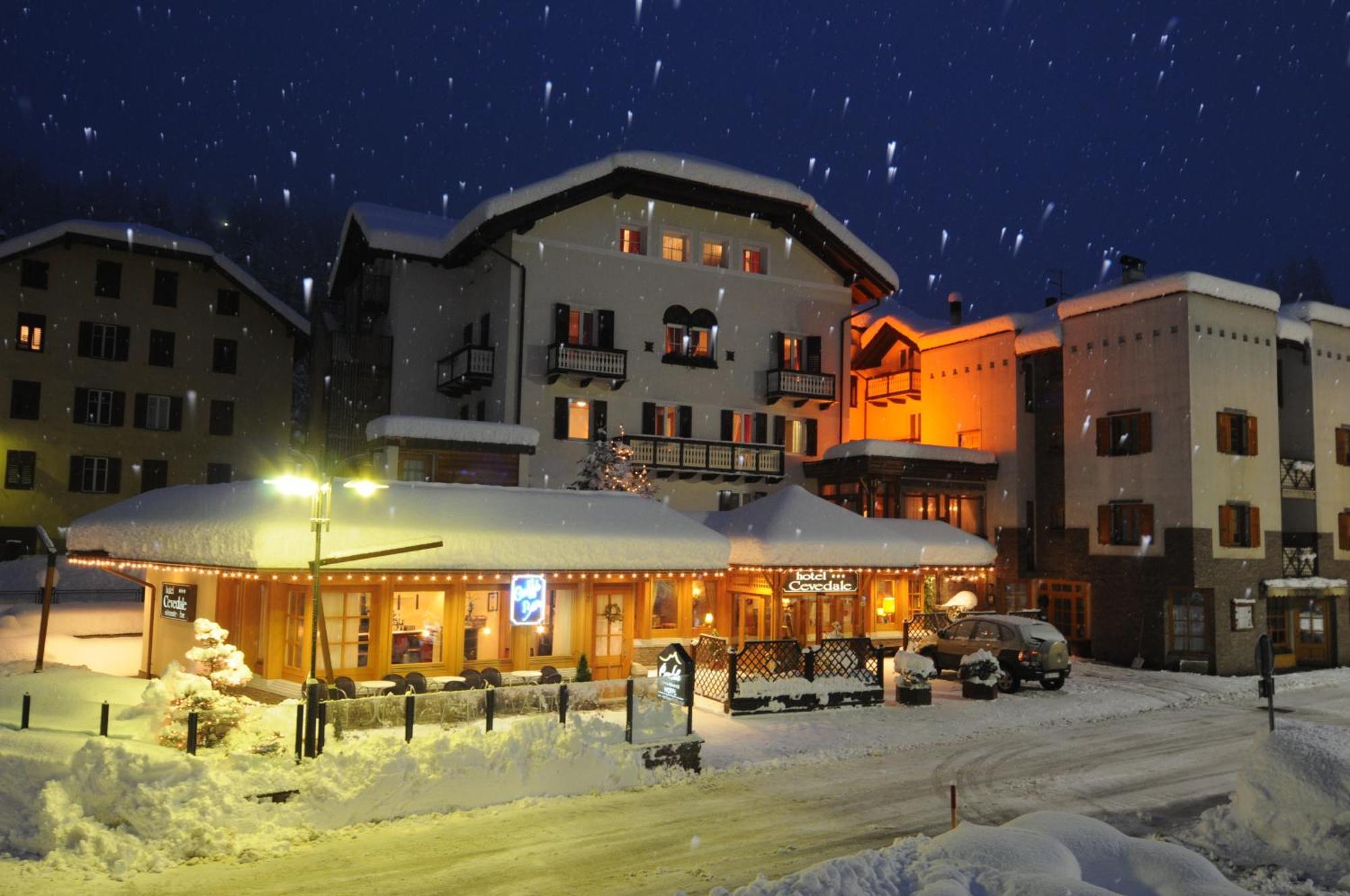 Hotel Cevedale Living Romance Hotel Cogolo Εξωτερικό φωτογραφία