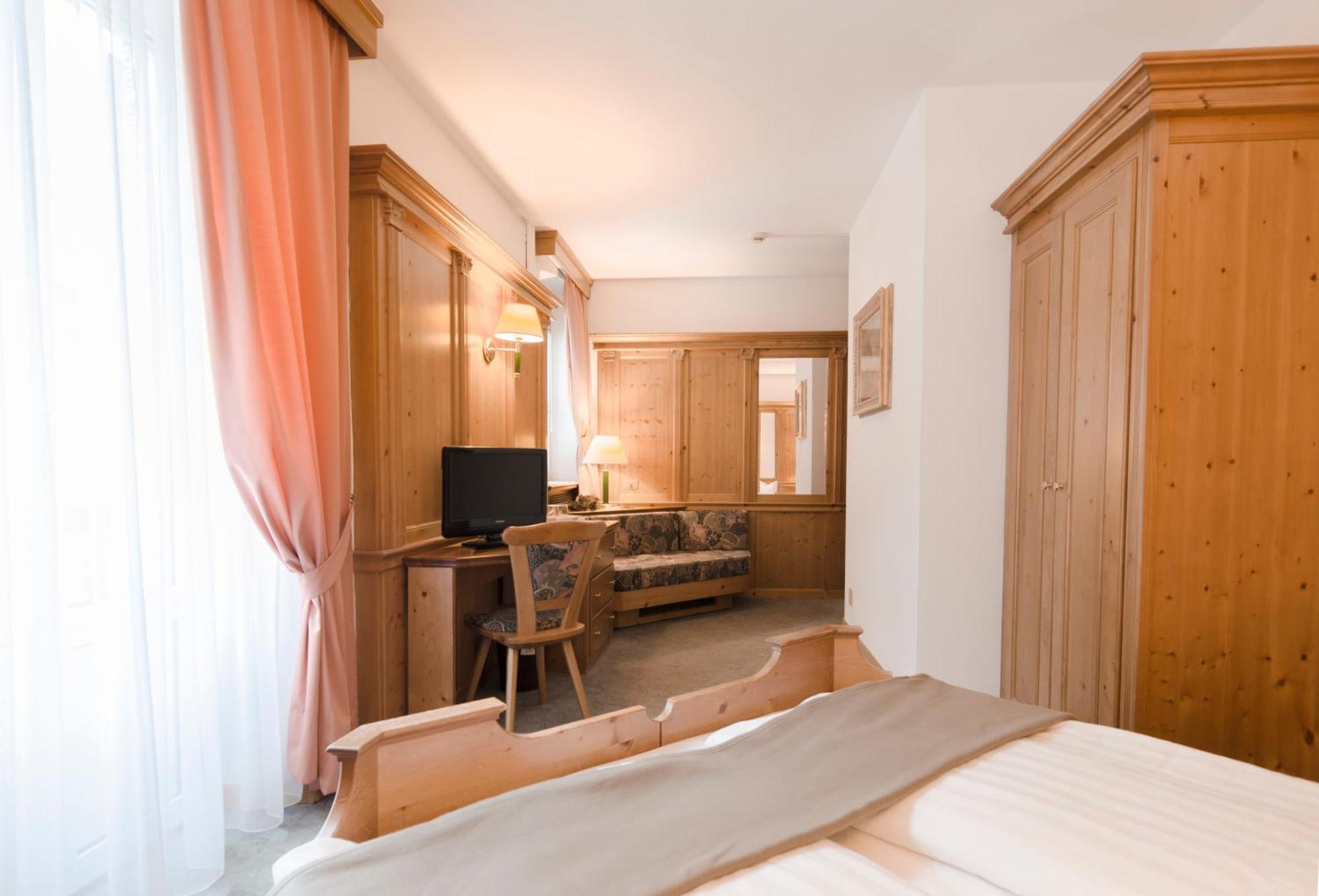 Hotel Cevedale Living Romance Hotel Cogolo Εξωτερικό φωτογραφία