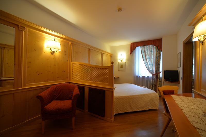 Hotel Cevedale Living Romance Hotel Cogolo Εξωτερικό φωτογραφία