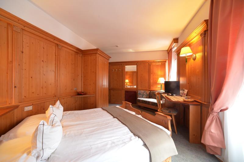 Hotel Cevedale Living Romance Hotel Cogolo Εξωτερικό φωτογραφία