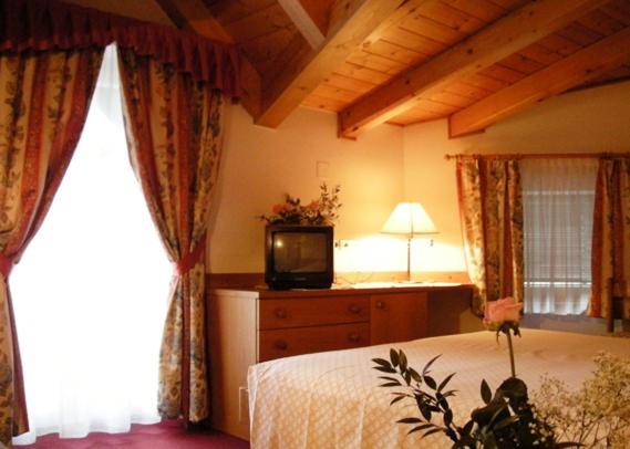 Hotel Cevedale Living Romance Hotel Cogolo Εξωτερικό φωτογραφία
