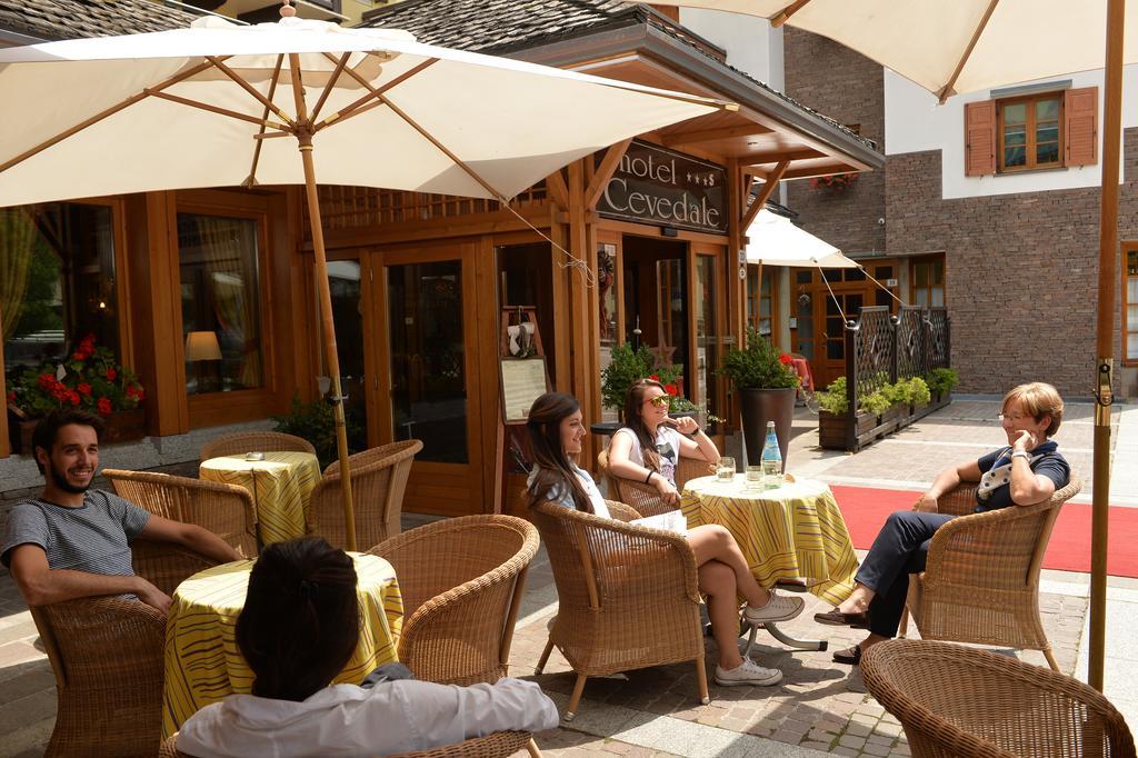 Hotel Cevedale Living Romance Hotel Cogolo Εξωτερικό φωτογραφία