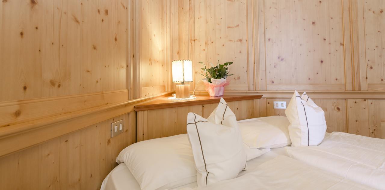 Hotel Cevedale Living Romance Hotel Cogolo Εξωτερικό φωτογραφία